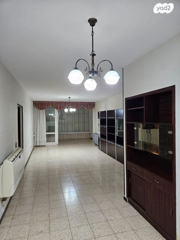 אליעזר בן יהודה 20