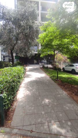 דירה, עוזיאל 93, נגבה, רמת גן