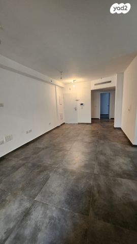 דירת גן, גאולים 52, נאות שושנים, חולון