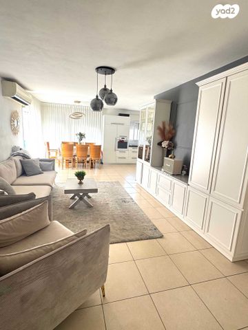 דירה, אירוס 5, משכנות גבעת זאב, גבעת זאב