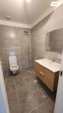 דירת גן, גאולים 52, נאות שושנים, חולון