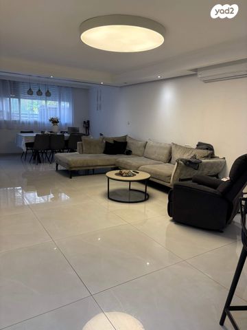 אירוס הארגמן 17