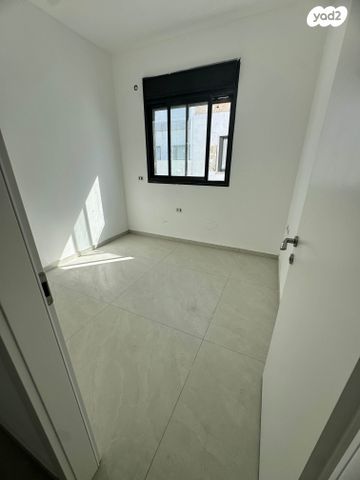 גג/ פנטהאוז, זכריה 4, נאות יהודית ונווה ארזים, חולון