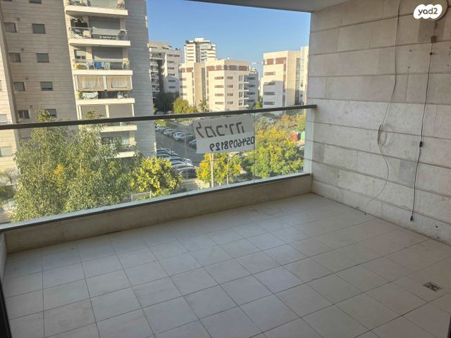 דירה, הנמל 28, נאות רבין, יבנה