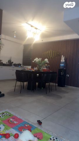 דירה, דולפין 2, גלי כרמל, טירת כרמל