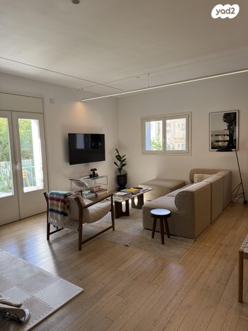 ז'בוטינסקי 62