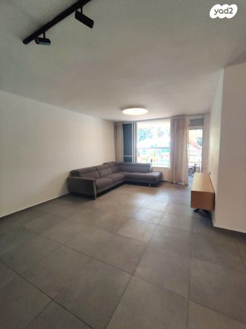 נתן אלתרמן 16