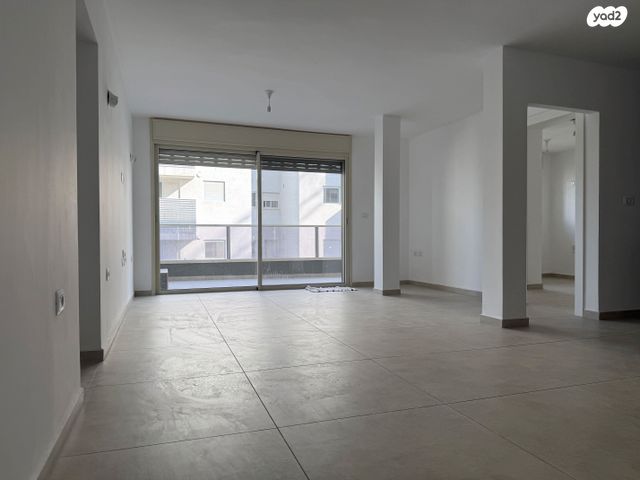 אריה אלטמן 7