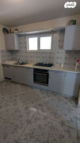 עין עופרים 5