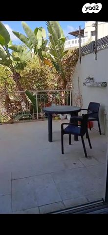 דירת גן, השרף 43, גולן, רמת השרון