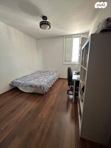 דירה, התחייה 2, נאות שושנים, חולון