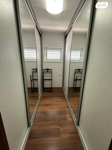 דירה, התחייה 2, נאות שושנים, חולון