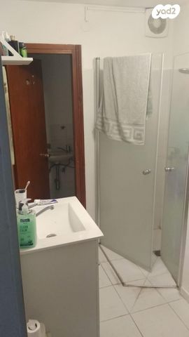 גבעת התחמושת 11