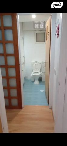 דירת גן, השרף 43, גולן, רמת השרון