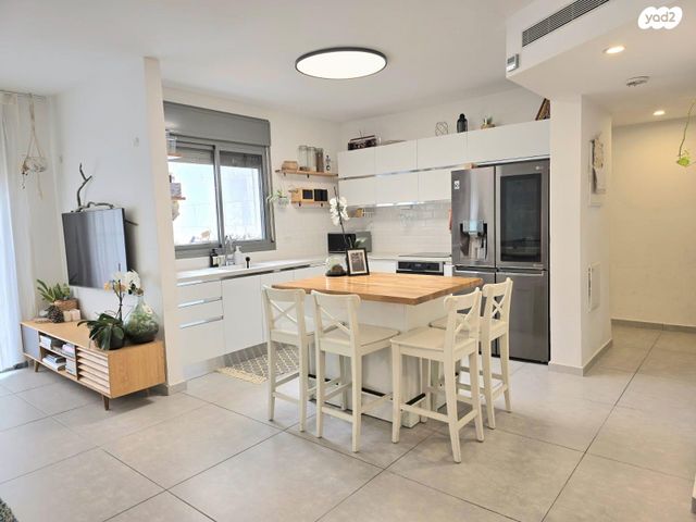 דירה, סביון 14, הפרחים, חריש