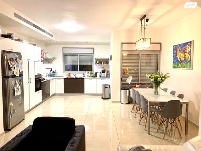 בית פרטי/ קוטג', אסתר המלכה 82, מוריה, מודיעין מכבים רעות