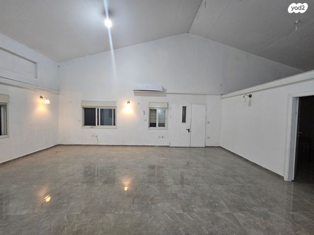 כללי, יסמין 131, אורה