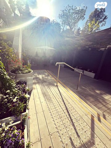 משרדים, שדרות הפלי"ם 2, קרית הממשלה ע"ש רבין, חיפה