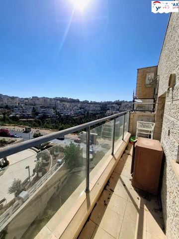 דירה, חיל האוויר 63, פסגת זאב, ירושלים