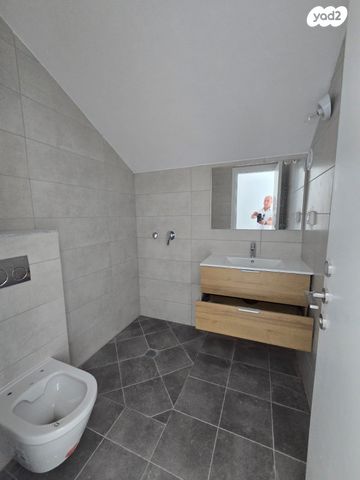 גג/ פנטהאוז, עלי מוהר, נווה זמר, רעננה