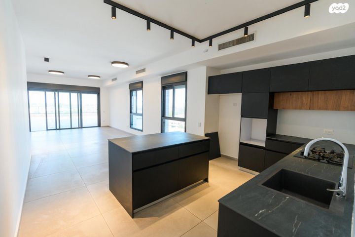 גג/ פנטהאוז, אור ים, אור עקיבא