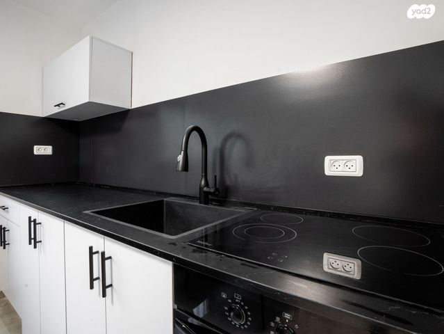 דירה, רחבת הרב עוזיאל, שכונה י"א, באר שבע