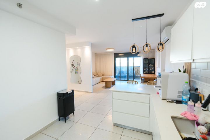 דירה, אור ים, אור עקיבא