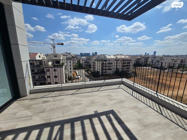 גג/ פנטהאוז, עלי מוהר, נווה זמר, רעננה