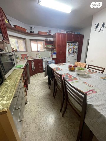 דו משפחתי, בית אריה / עופרים