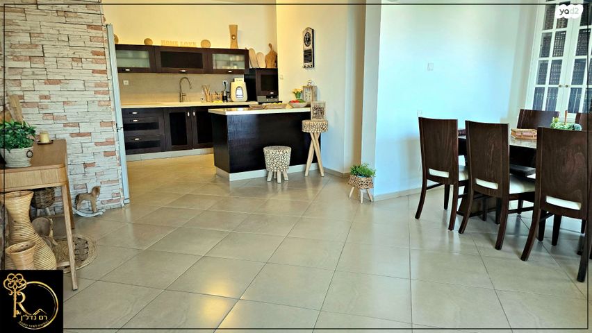 דירת גן, חוט השני, מגדים, מעלה אדומים