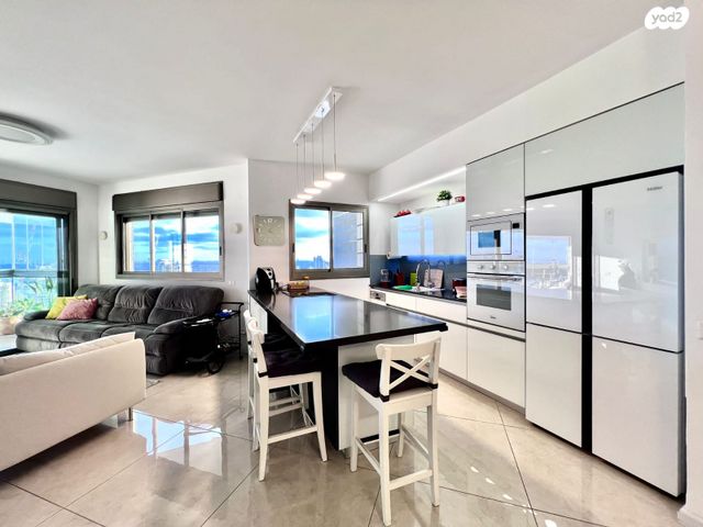 דירה, דווייט דייוויד איזנהאואר 1, אגמים, נתניה