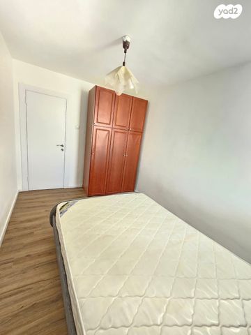 דירה, אפרים צור, שקמים ואגמים, אשקלון