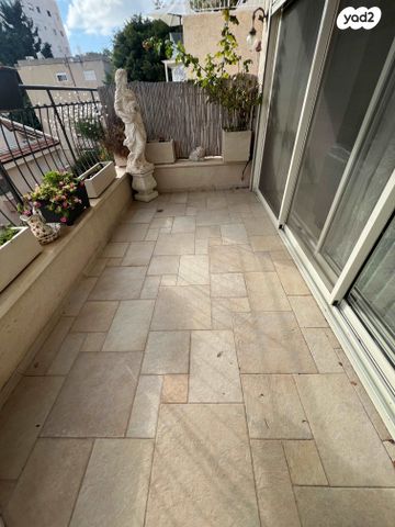 דירת גן, ד"ר יואכים כספרי, נעמ"ת, חיפה