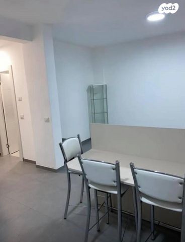 דירה, מניה שוחט, רמז, מערב ותיק, ראשון לציון