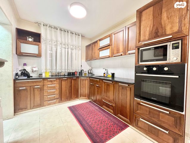 דירת גן, מזל טלה, פסגת זאב, ירושלים