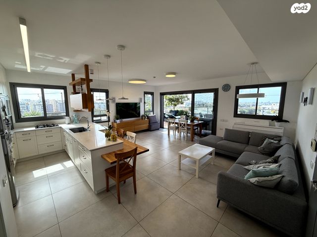 גג/ פנטהאוז, גן רש"ל, הרצליה