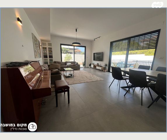 דו משפחתי, בנימינה גבעת עדה