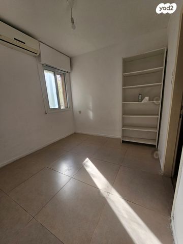 דירה, מלכי ישראל, חדרה