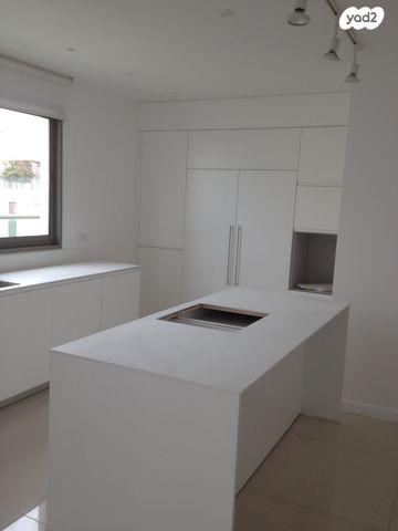 טריפלקס, מרק שאגאל, הגוש הגדול, רמת אביב החדשה, נופי ים, תל אביב יפו