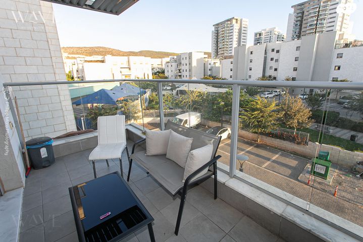 דירה, הגל, החותרים, טירת כרמל