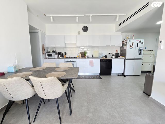 דירה, יחיאל צ'לנוב, תקומה / קרית חזני, פתח תקווה