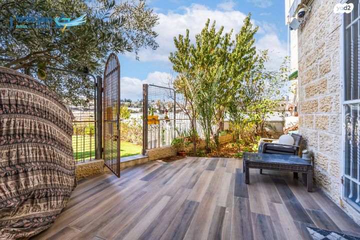 דירה, אלי תבין, ירושלים