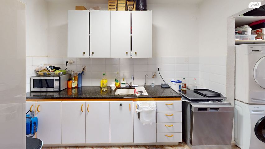 דירה, אלי כהן, עמידר, נהריה