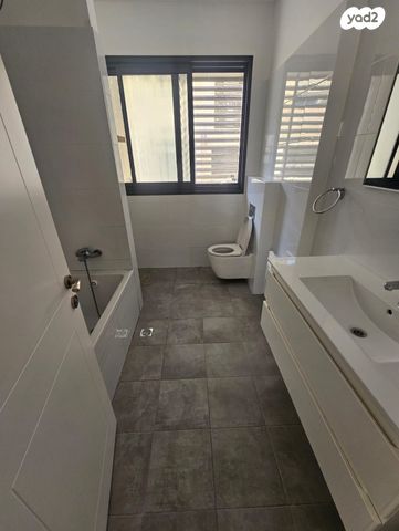 דירה, הכינור, שאר העיר, גבעת זאב