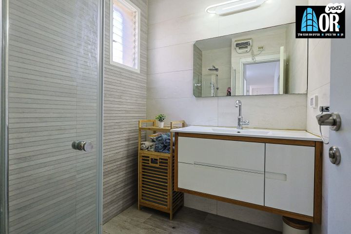 דירה, אמיר בנימיני, עין גנים, פתח תקווה