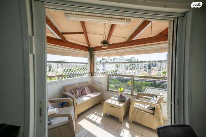 דירה, מנשה קפרא, שעריים, רחובות