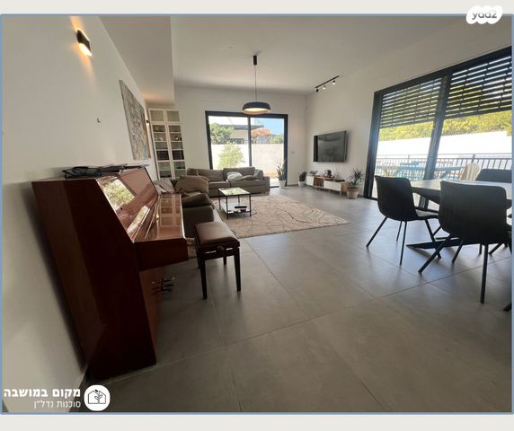 דו משפחתי, בנימינה גבעת עדה