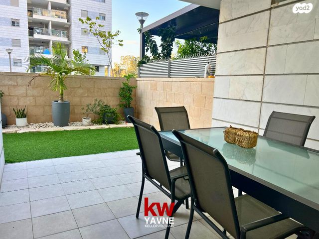 דירת גן, יהודה הלוי, נאות שמיר, יבנה