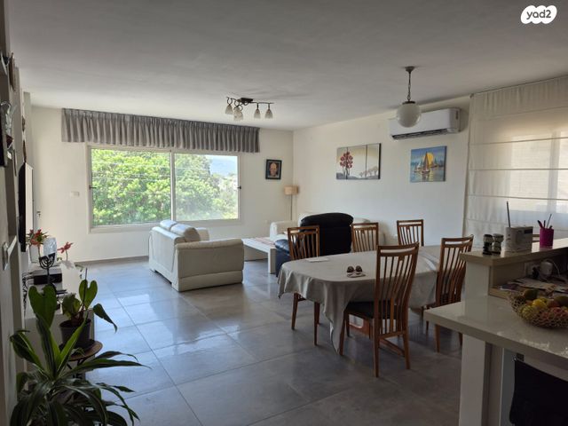 דו משפחתי, קרית טבעון