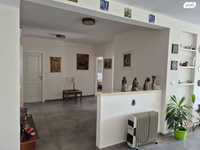 דו משפחתי, קרית טבעון